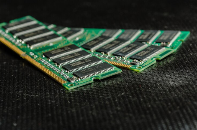 Choosing DDR4 Memory Modules for Reliable System Performance 