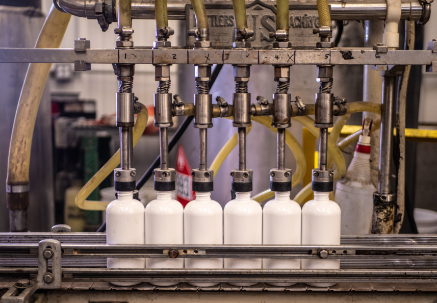What It Means to Be a Private Label Chemical Manufacturing Partner for Industrial Product Operations