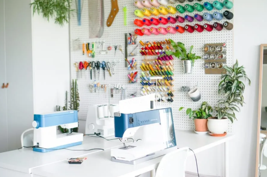 Sew Your Own Soft Furnishings: Custom Home Decor With a Vintage Sewing Machine